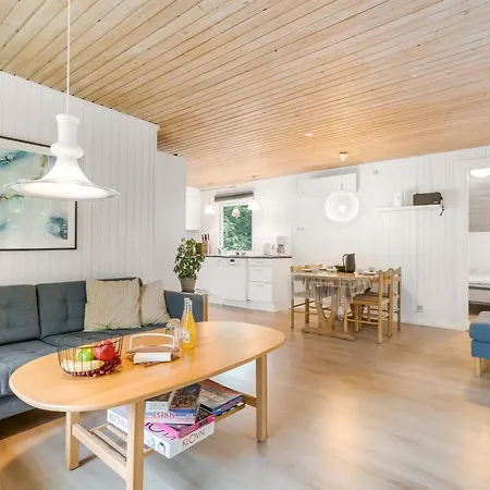 Soraya - 700m To The Fjord By Interhome